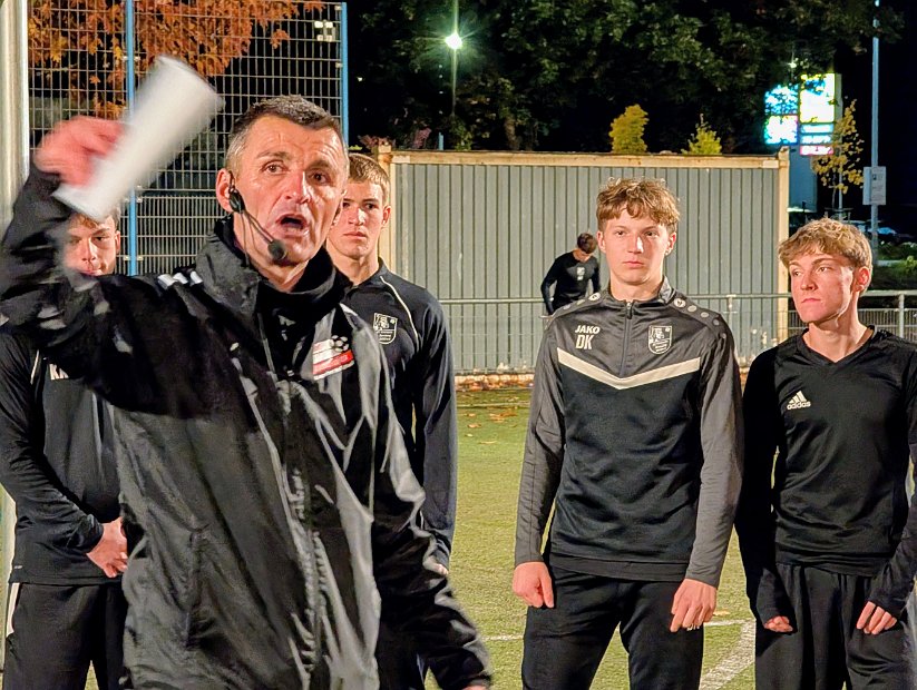 PXL_20251027_173809234.RAW-01.MP.COVER~2