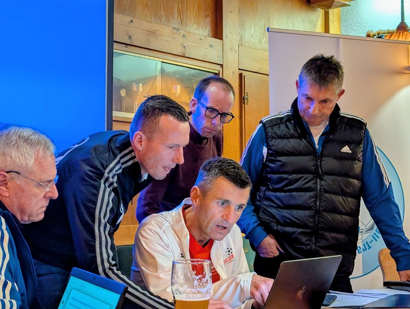 PXL_20251027_193415040.RAW-01.MP.COVER~2