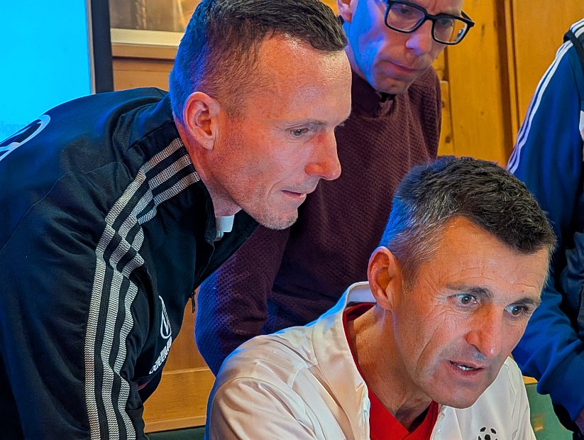 PXL_20251027_193422318.RAW-01.MP.COVER